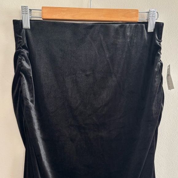 Old Navy Elegant Black Velvet Maxi Skirt size M - Picture 4 of 14